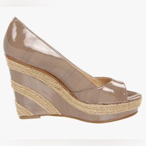 Calvin Klein tan/gray wood grain pattern patent open toe Harlo wedge espadrille.